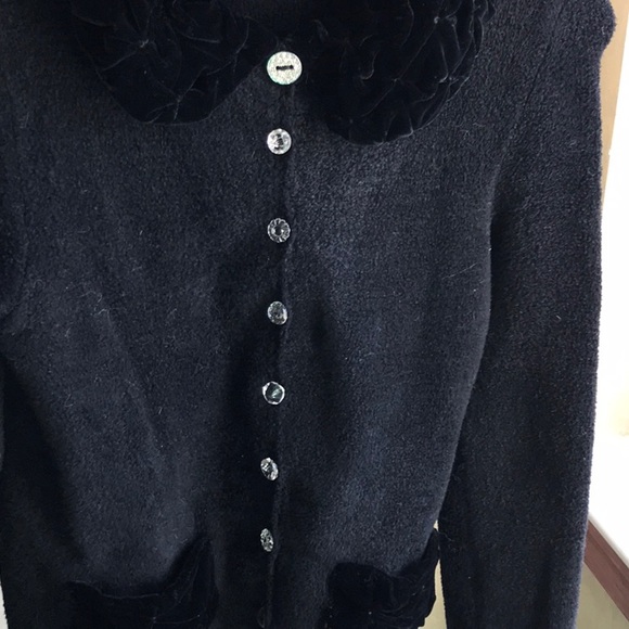 Black Stylized Sweater - Picture 4 of 6